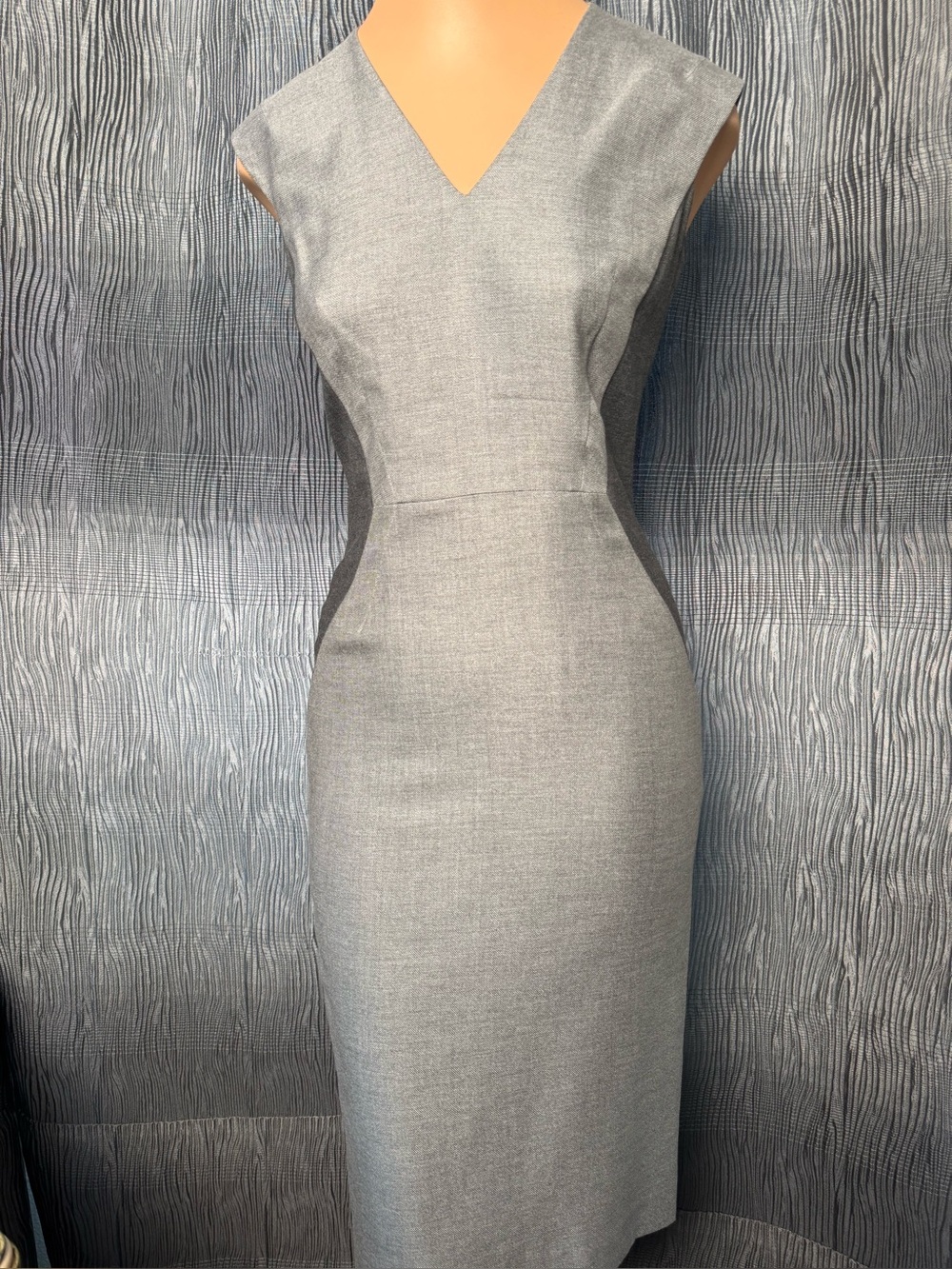 BOSS HUGO BOSS Classic Gray Sheath Dress - Sleek V-Neck Professional Dress